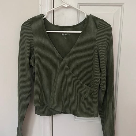 Hollister Tops - Hollister Wrap Crop Top